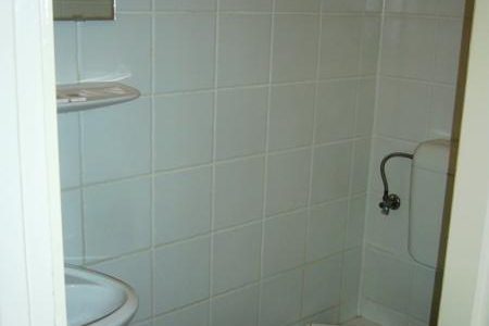 3 csillagos standard családi szoba fürdőszobája